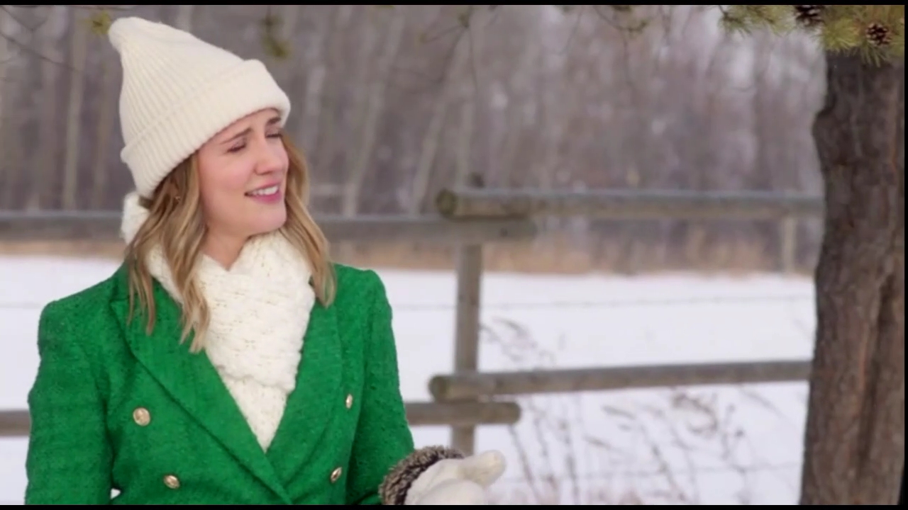 VampireDiariesWorld-CoupledUpForChristmas3555.jpg