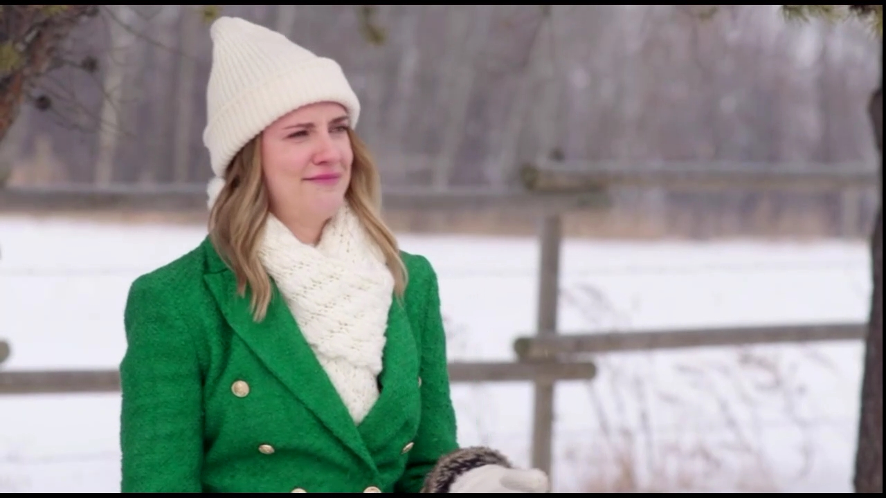 VampireDiariesWorld-CoupledUpForChristmas3584.jpg