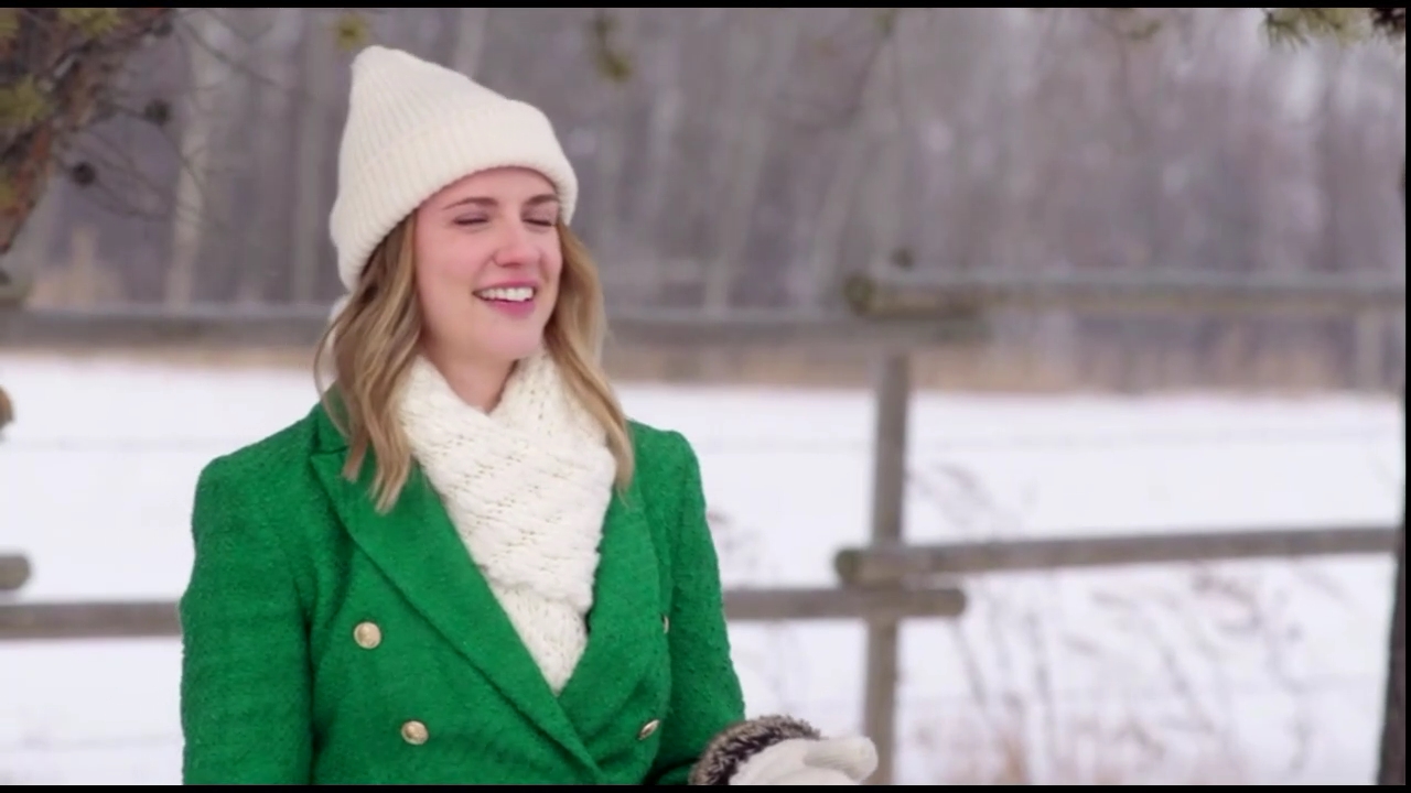 VampireDiariesWorld-CoupledUpForChristmas3585.jpg