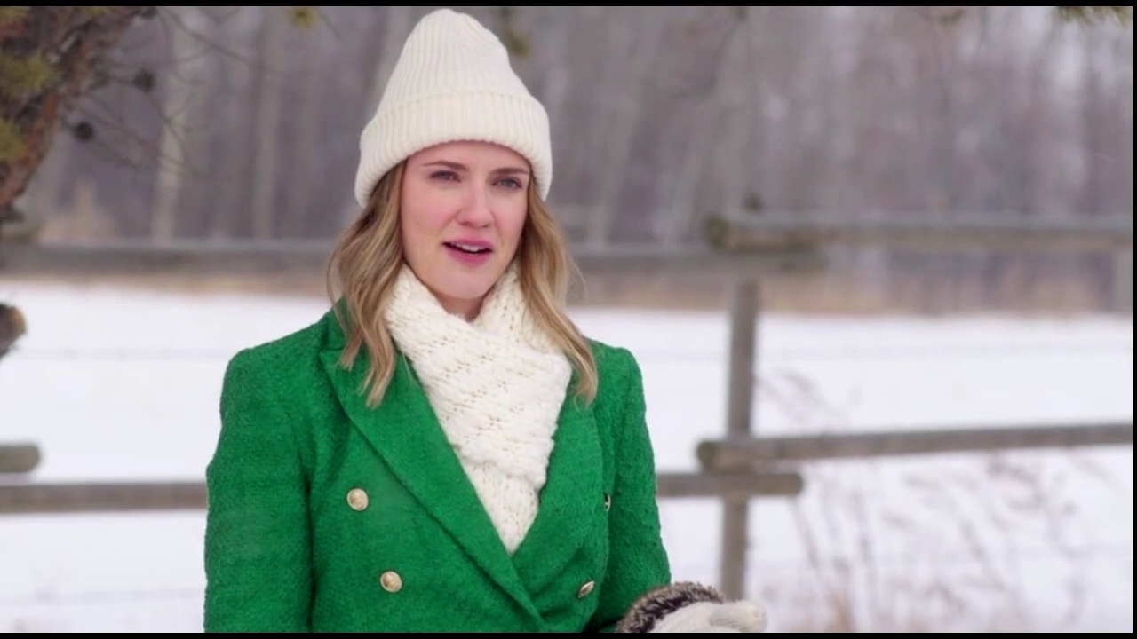 VampireDiariesWorld-CoupledUpForChristmas3590.jpg