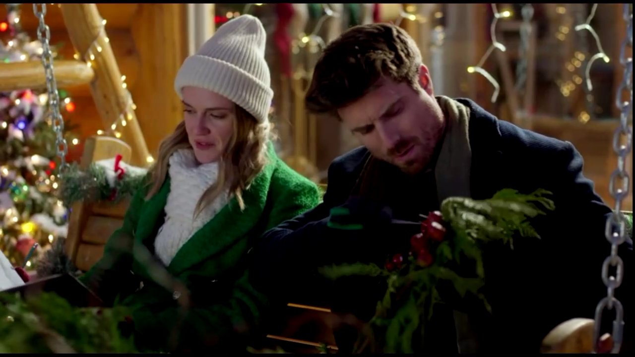VampireDiariesWorld-CoupledUpForChristmas3682.jpg