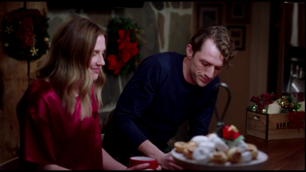 VampireDiariesWorld-CoupledUpForChristmas3820.jpg