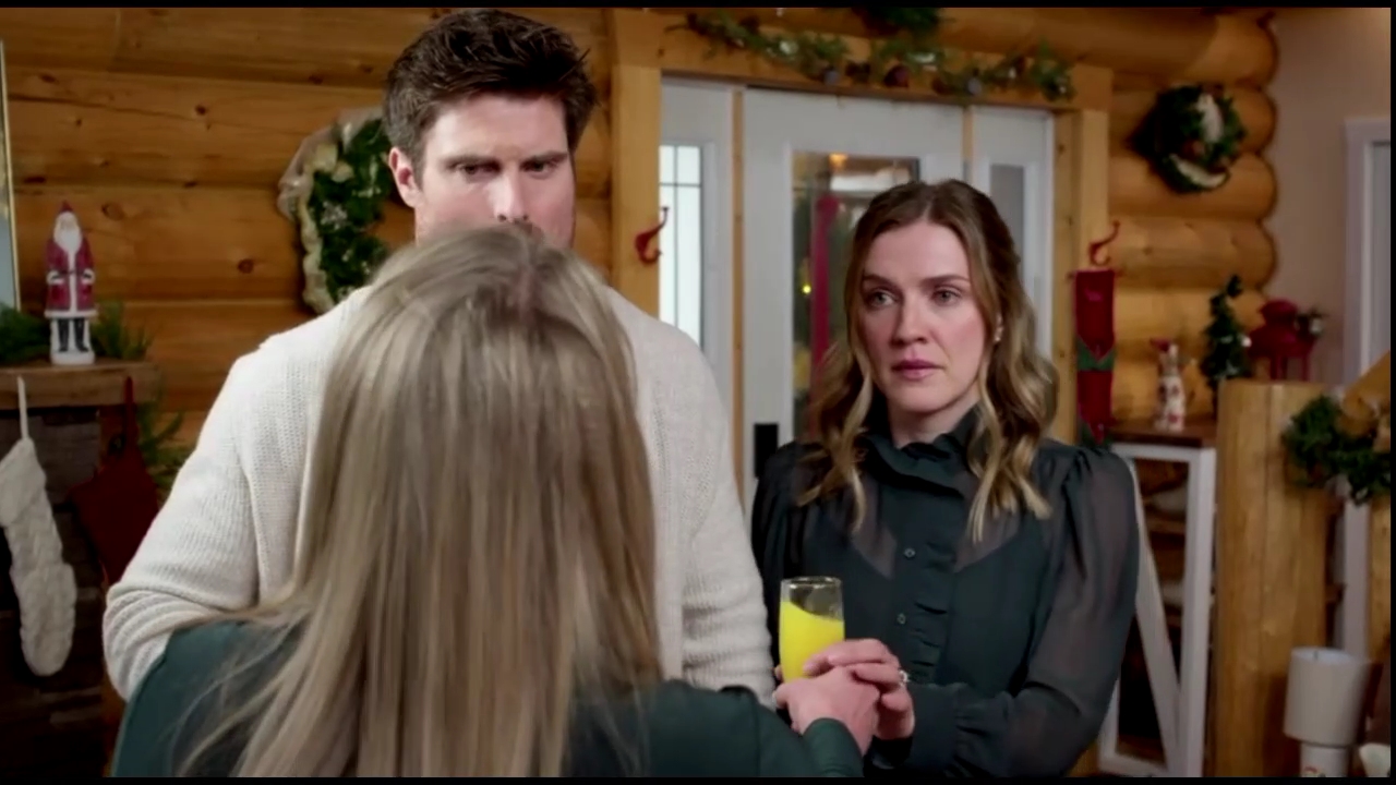 VampireDiariesWorld-CoupledUpForChristmas4051.jpg VampireDiariesWorld-CoupledUpForChristmas4051.jpg