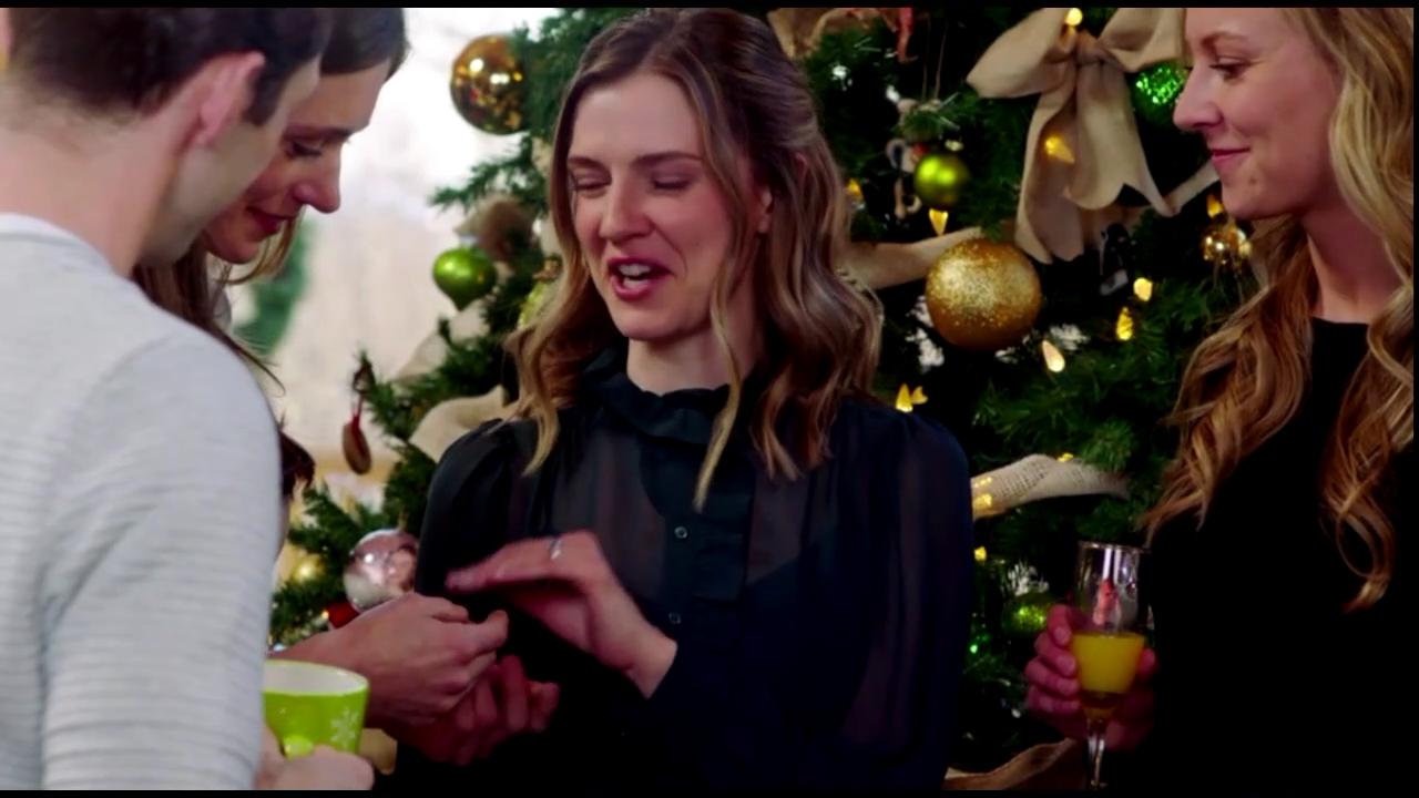 VampireDiariesWorld-CoupledUpForChristmas4065.jpg