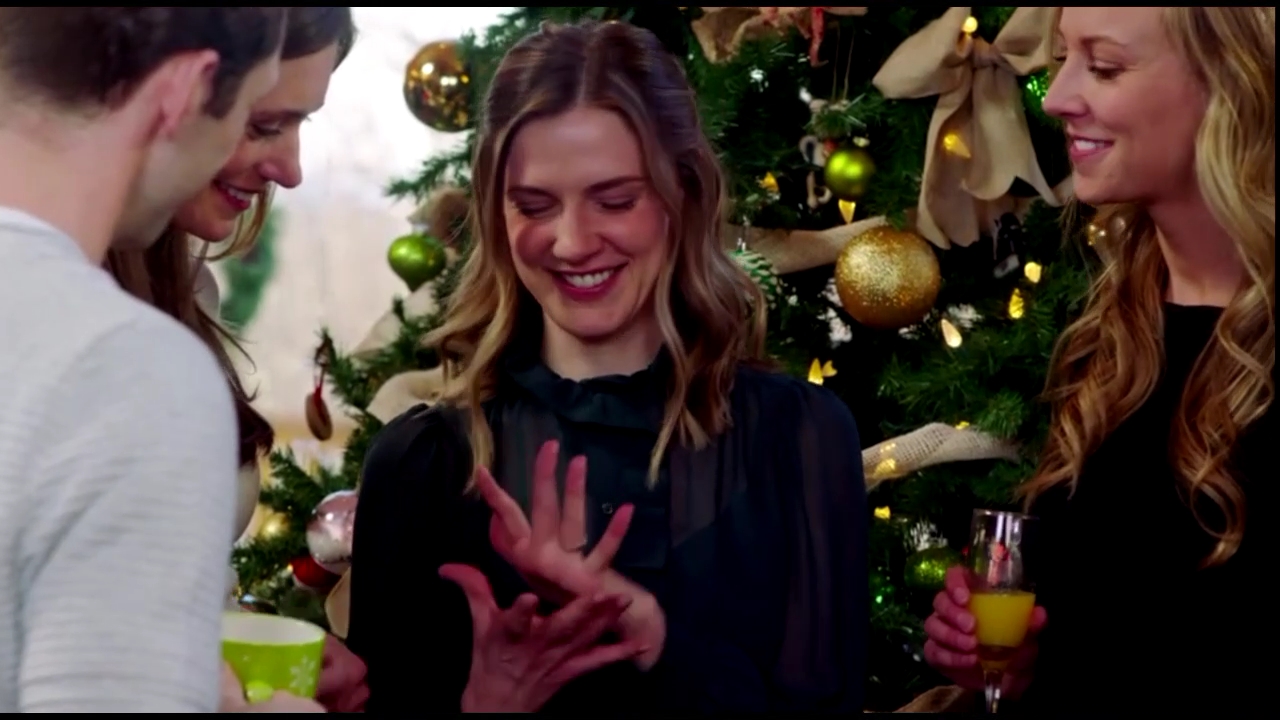 VampireDiariesWorld-CoupledUpForChristmas4066.jpg