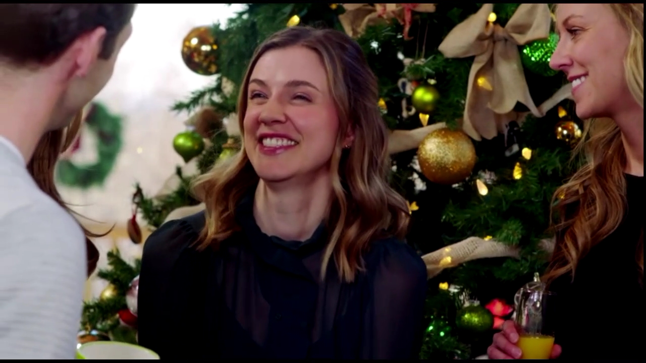 VampireDiariesWorld-CoupledUpForChristmas4079.jpg
