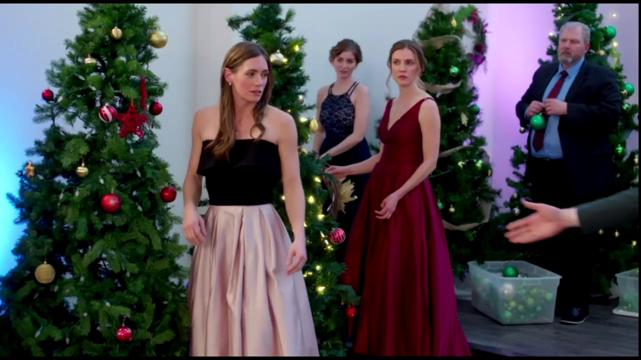 VampireDiariesWorld-CoupledUpForChristmas4576.jpg