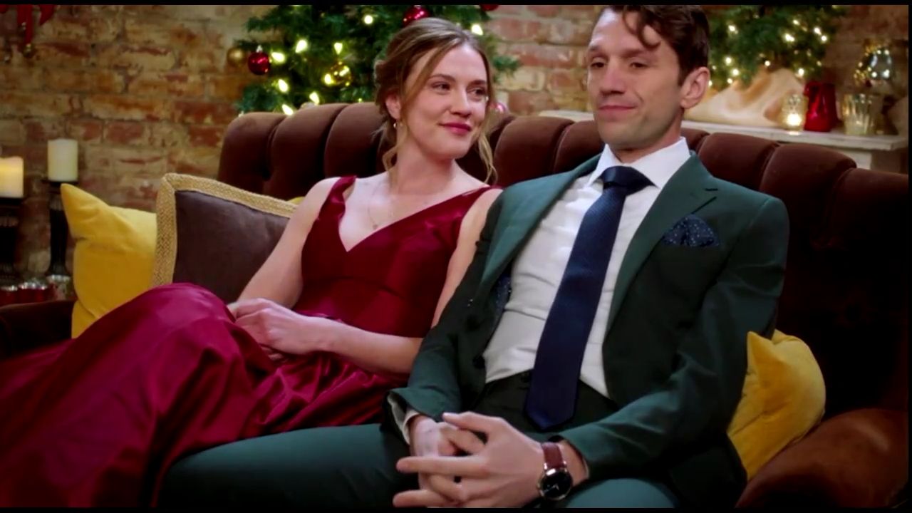 VampireDiariesWorld-CoupledUpForChristmas4765.jpg