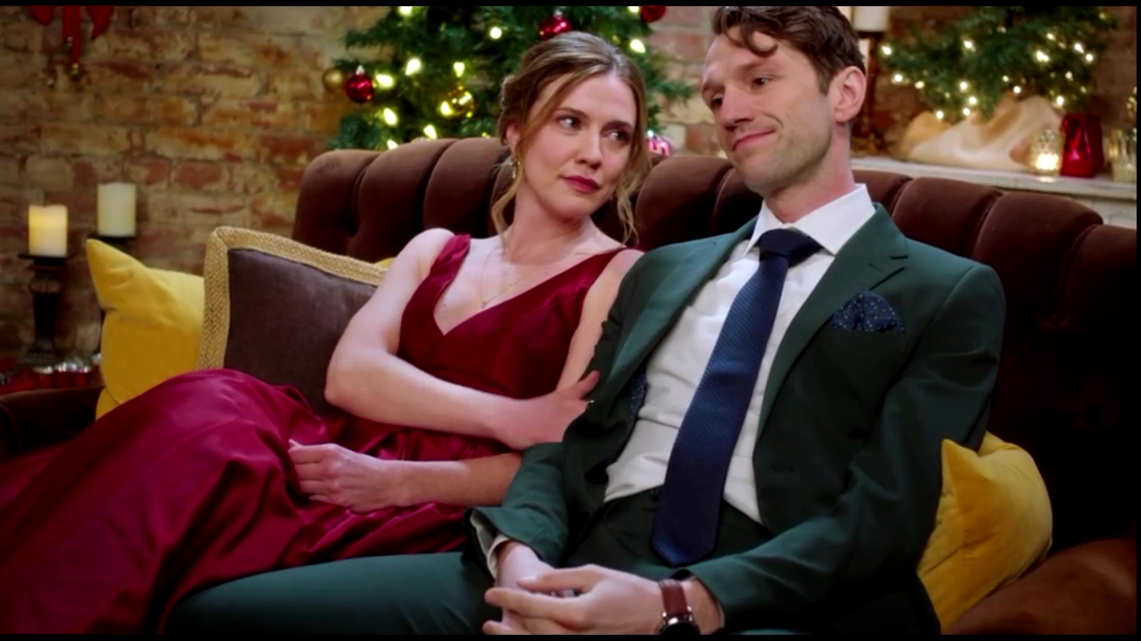 VampireDiariesWorld-CoupledUpForChristmas4771.jpg