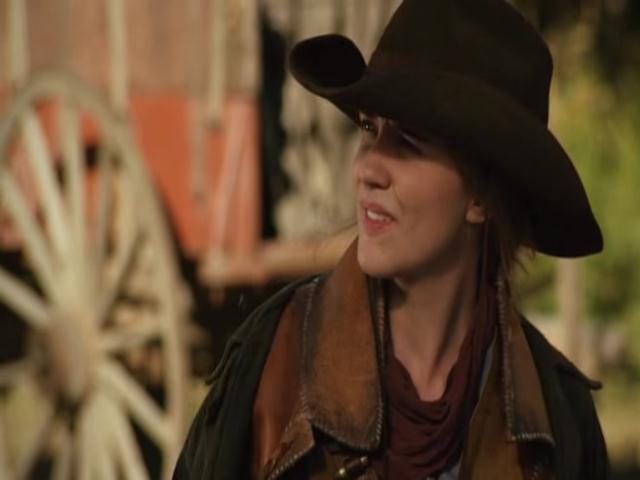 VampireDiariesWorld-dot-org_HannahsLaw0580.jpg