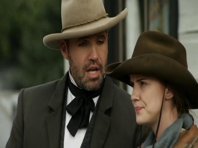 VampireDiariesWorld-dot-org_HannahsLaw3437.jpg