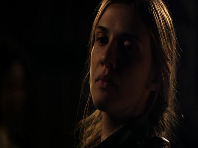 VampireDiariesWorld-dot-org_HannahsLaw3906.jpg