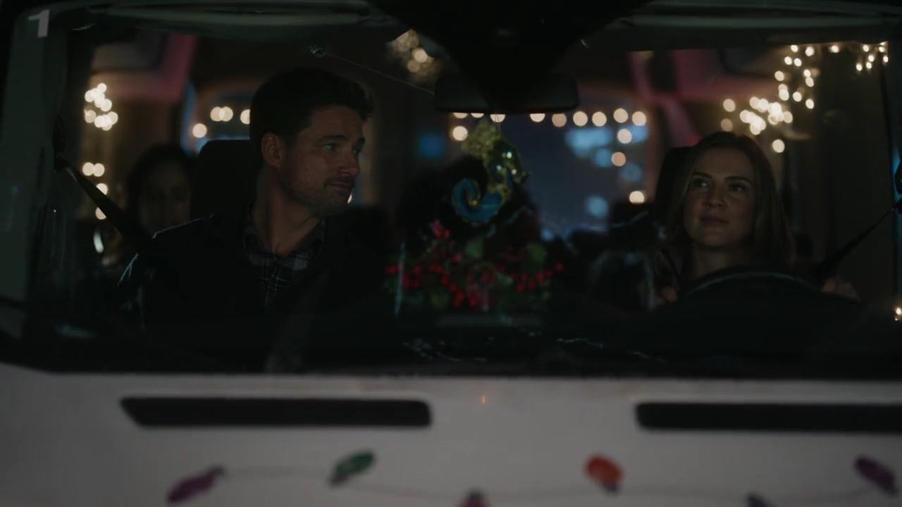 VampireDiariesWorld-dot-nl-HolidayRoad5833.jpg
