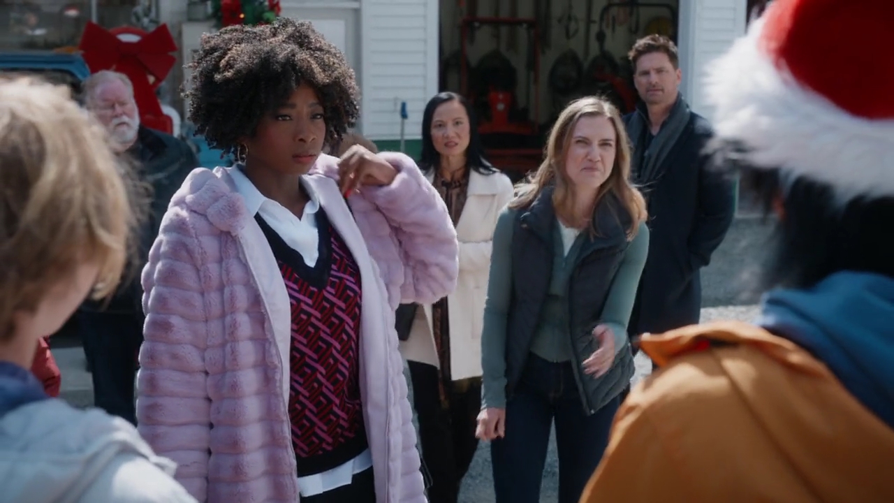 VampireDiariesWorld-dot-nl-HolidayRoad7032.jpg