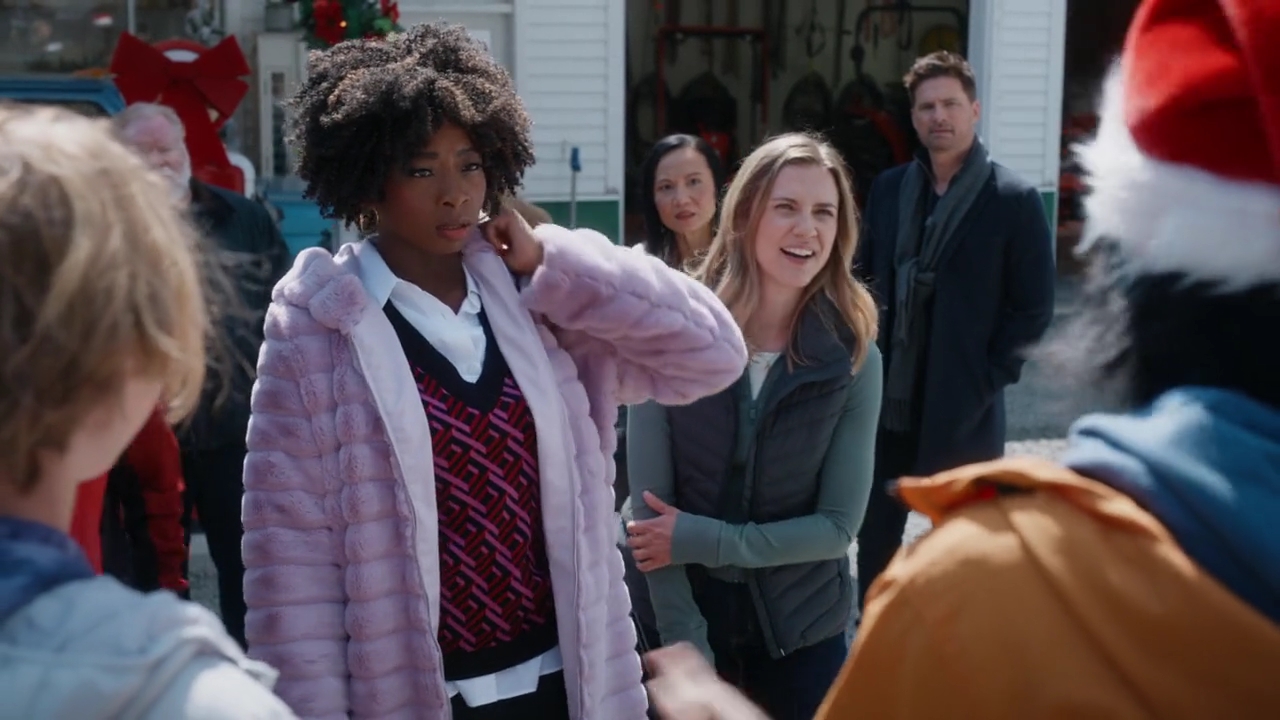 VampireDiariesWorld-dot-nl-HolidayRoad7033.jpg
