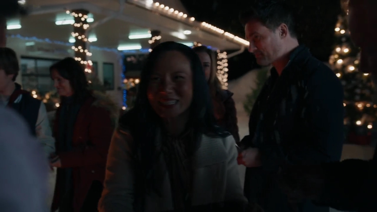 VampireDiariesWorld-dot-nl-HolidayRoad7371.jpg