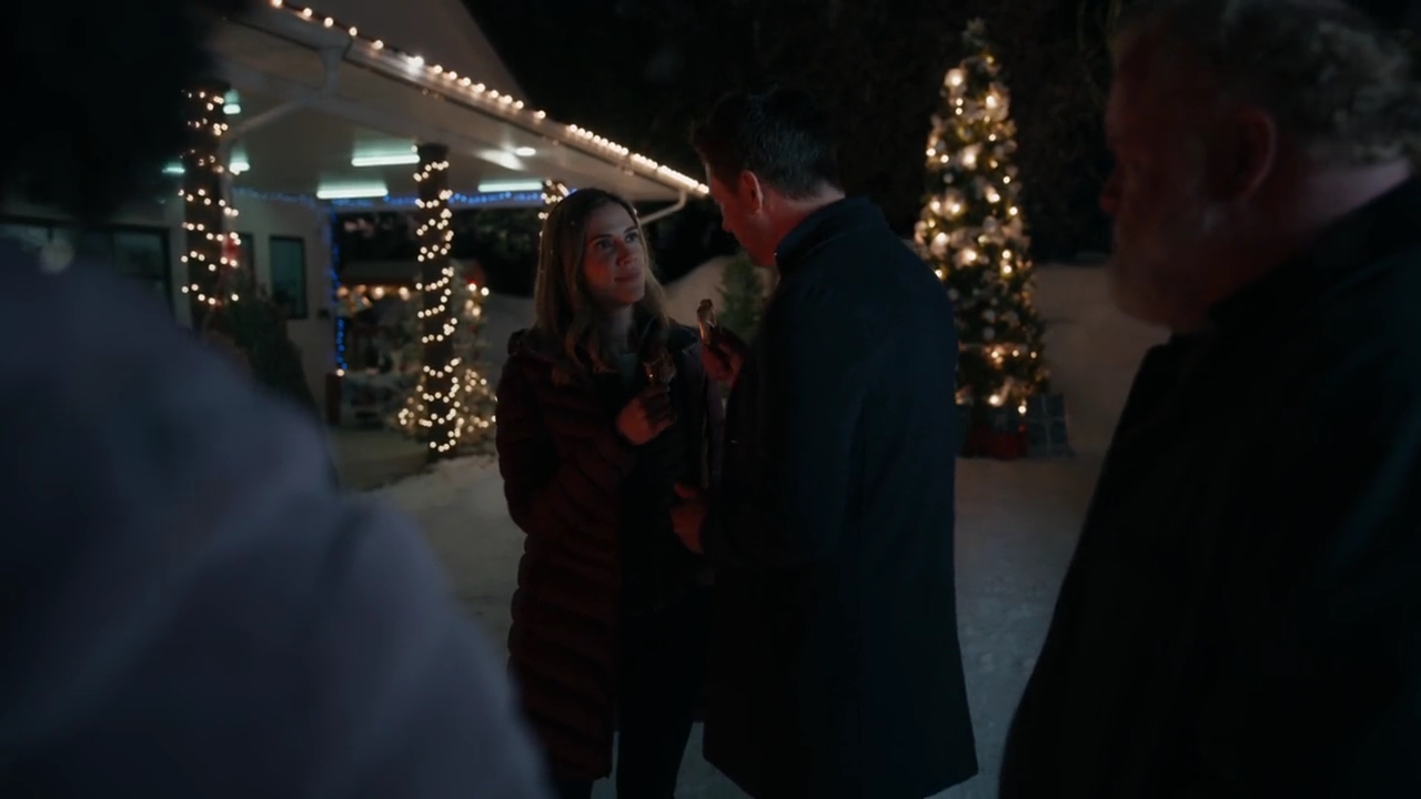 VampireDiariesWorld-dot-nl-HolidayRoad7416.jpg