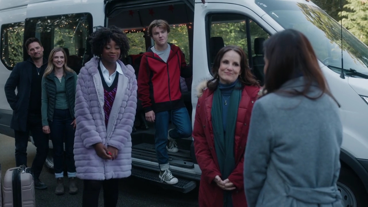 VampireDiariesWorld-dot-nl-HolidayRoad7638.jpg VampireDiariesWorld-dot-nl-HolidayRoad7638.jpg