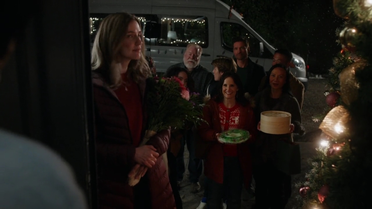 VampireDiariesWorld-dot-nl-HolidayRoad8604.jpg