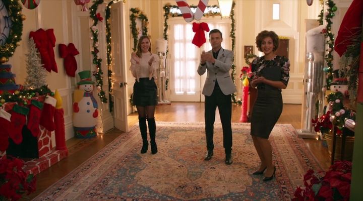 VampireDiariesWorld-dot-nl_TheChristmasTemp1194.jpg