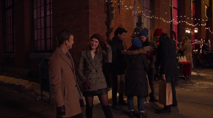 VampireDiariesWorld-dot-nl_TheChristmasTemp1691.jpg