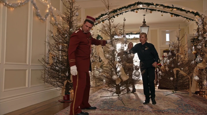 VampireDiariesWorld-dot-nl_TheChristmasTemp2802.jpg