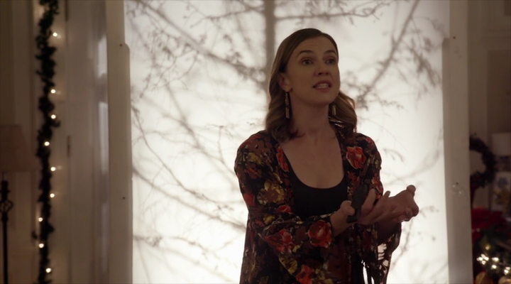 VampireDiariesWorld-dot-nl_TheChristmasTemp2903.jpg
