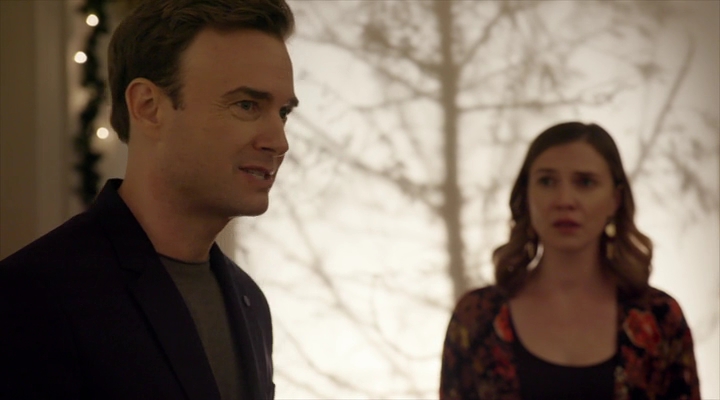 VampireDiariesWorld-dot-nl_TheChristmasTemp2962.jpg