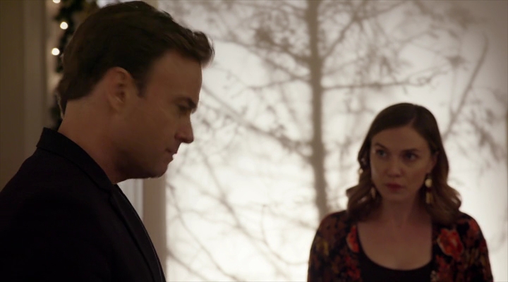 VampireDiariesWorld-dot-nl_TheChristmasTemp2983.jpg