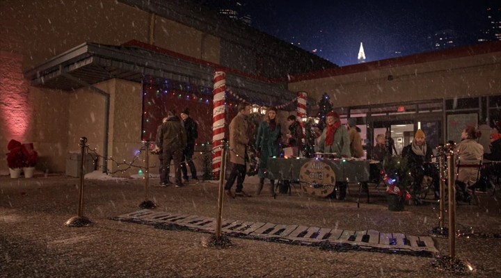 VampireDiariesWorld-dot-nl_TheChristmasTemp3230.jpg