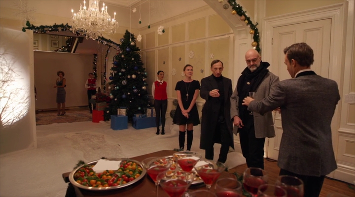 VampireDiariesWorld-dot-nl_TheChristmasTemp4298.jpg