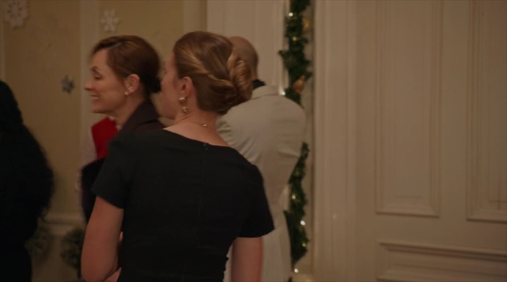 VampireDiariesWorld-dot-nl_TheChristmasTemp4326.jpg