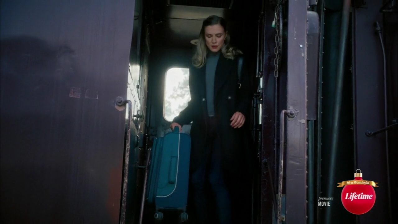 VampireDiariesWorld-dot-nl_TheChristmasYuleBlog0208.jpg VampireDiariesWorld-dot-nl_TheChristmasYuleBlog0208.jpg