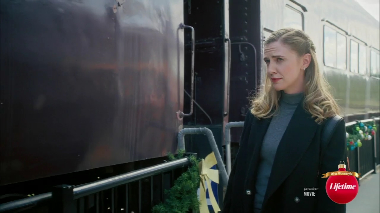 VampireDiariesWorld-dot-nl_TheChristmasYuleBlog0226.jpg