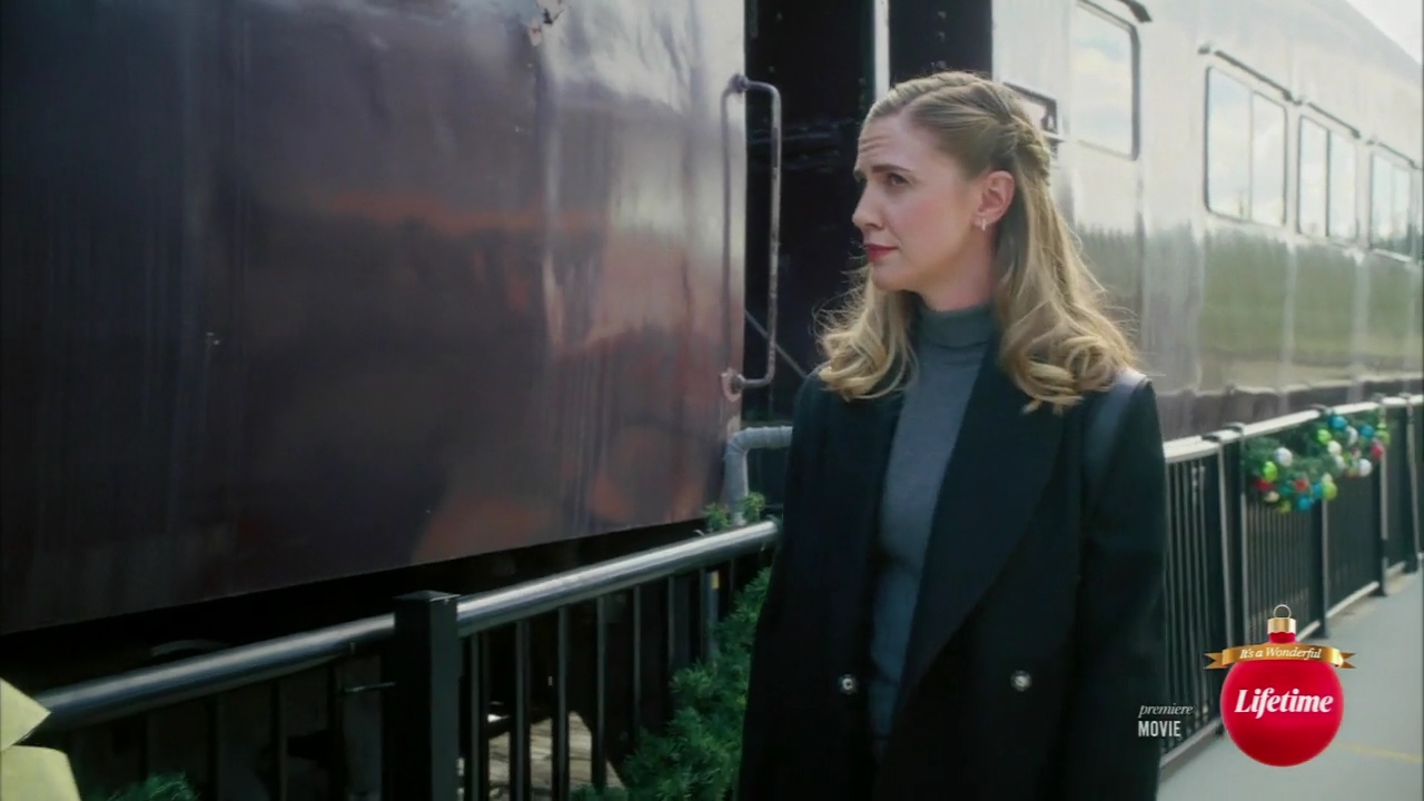 VampireDiariesWorld-dot-nl_TheChristmasYuleBlog0227.jpg