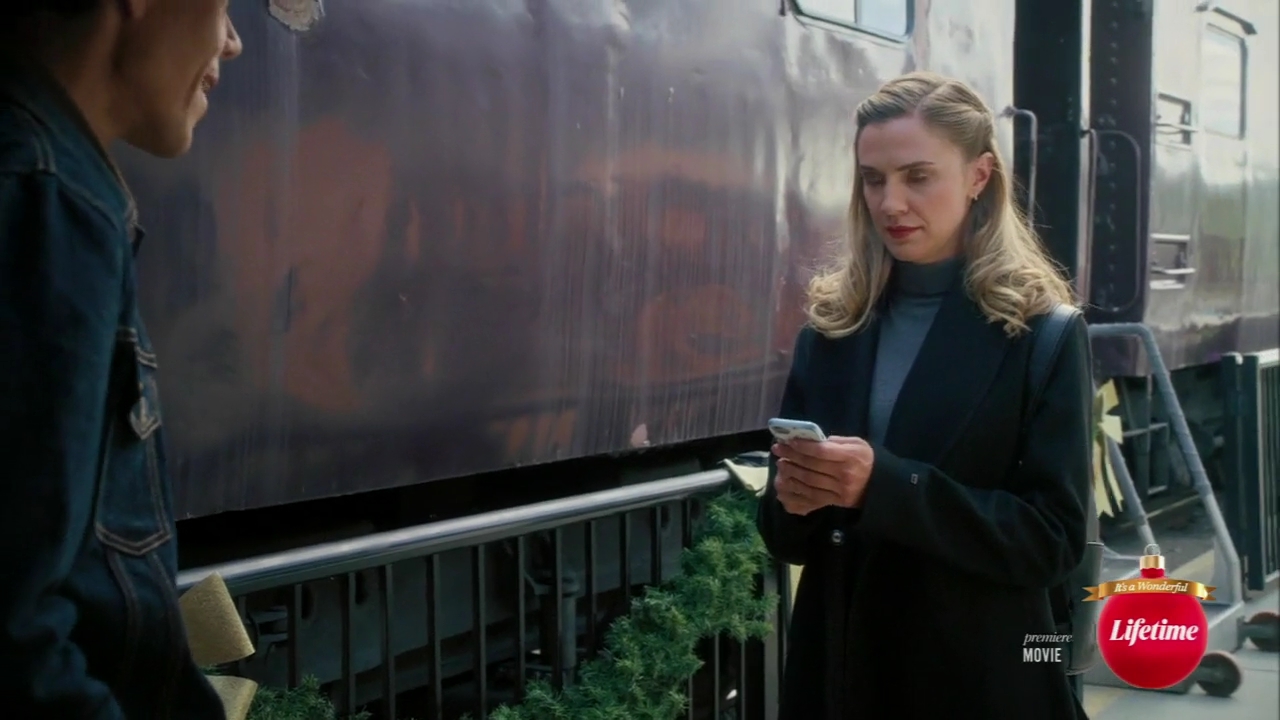VampireDiariesWorld-dot-nl_TheChristmasYuleBlog0244.jpg