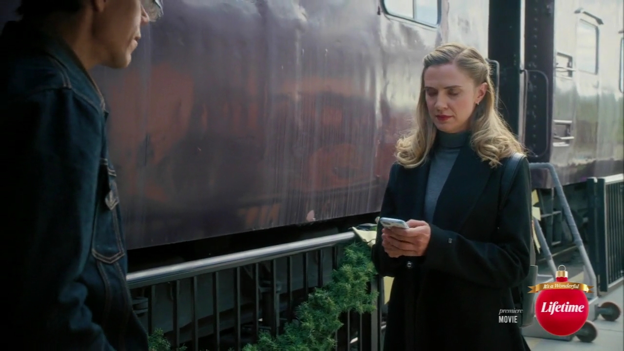 VampireDiariesWorld-dot-nl_TheChristmasYuleBlog0245.jpg