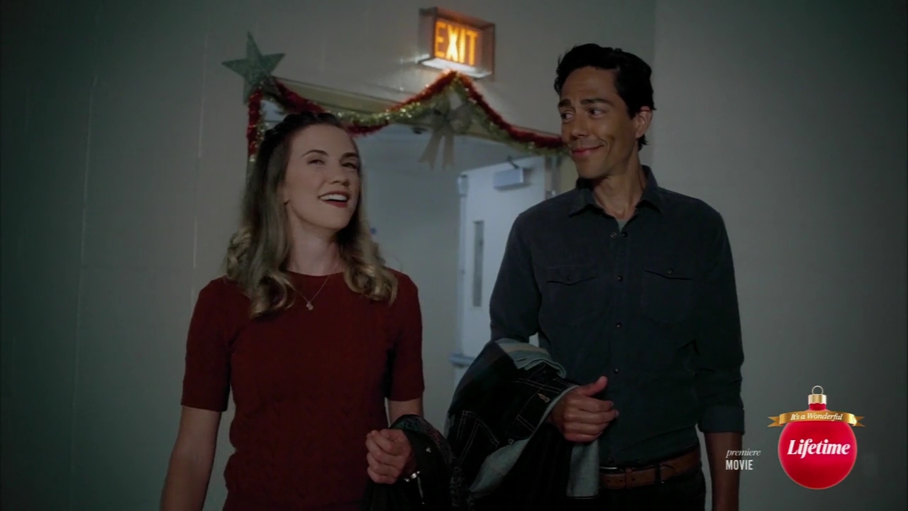 VampireDiariesWorld-dot-nl_TheChristmasYuleBlog1896.jpg