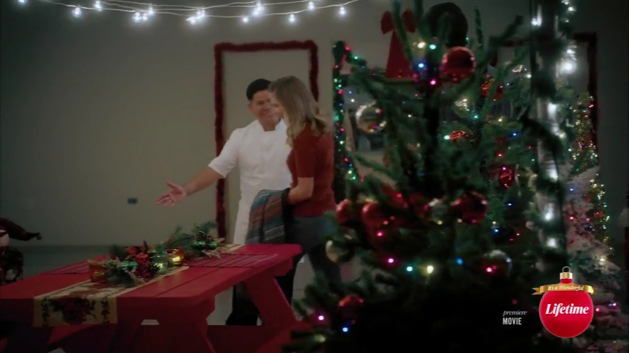VampireDiariesWorld-dot-nl_TheChristmasYuleBlog1906.jpg