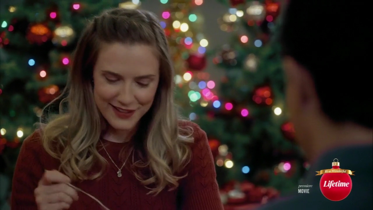 VampireDiariesWorld-dot-nl_TheChristmasYuleBlog1981.jpg