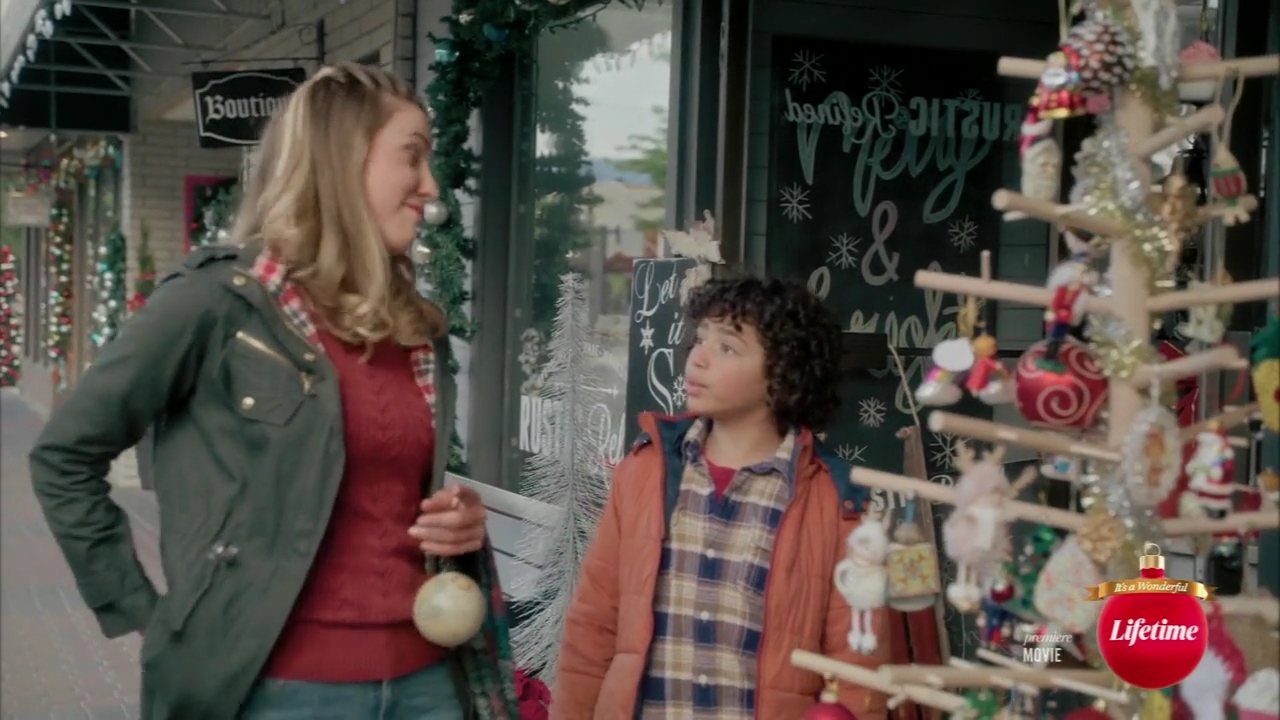 VampireDiariesWorld-dot-nl_TheChristmasYuleBlog2230.jpg