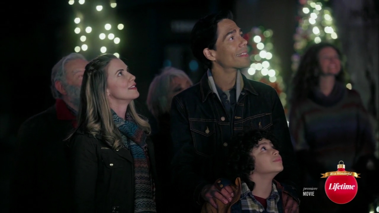 VampireDiariesWorld-dot-nl_TheChristmasYuleBlog2430.jpg