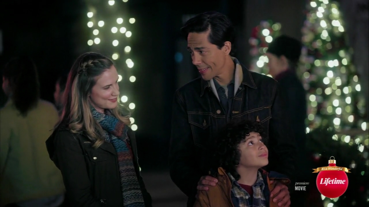 VampireDiariesWorld-dot-nl_TheChristmasYuleBlog2450.jpg