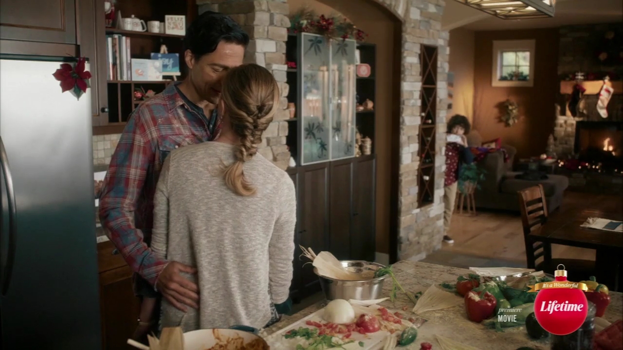 VampireDiariesWorld-dot-nl_TheChristmasYuleBlog2796.jpg