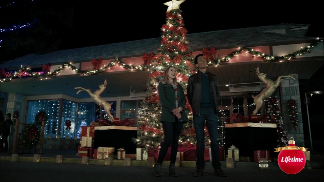 VampireDiariesWorld-dot-nl_TheChristmasYuleBlog3761.jpg