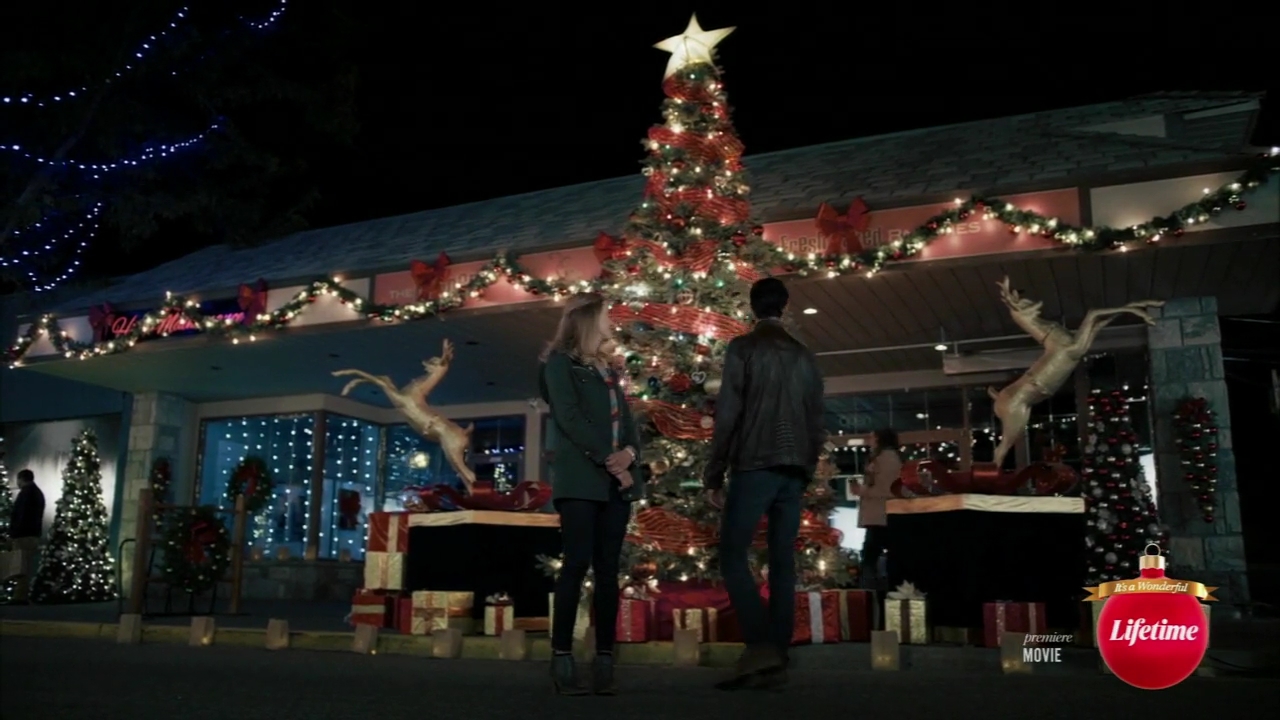 VampireDiariesWorld-dot-nl_TheChristmasYuleBlog3770.jpg