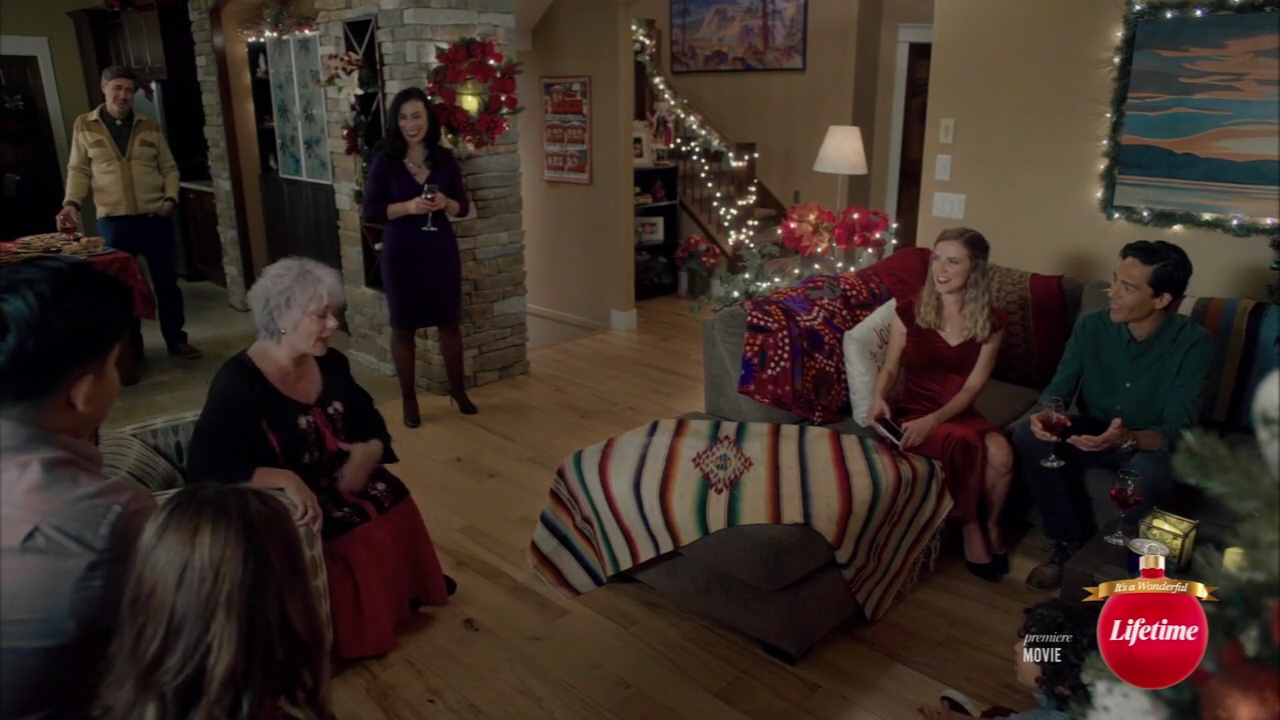 VampireDiariesWorld-dot-nl_TheChristmasYuleBlog4128.jpg