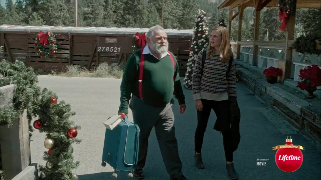 VampireDiariesWorld-dot-nl_TheChristmasYuleBlog4521.jpg