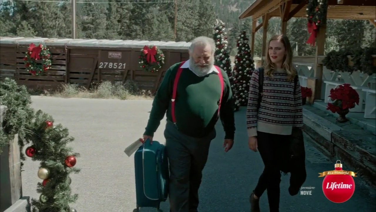 VampireDiariesWorld-dot-nl_TheChristmasYuleBlog4522.jpg