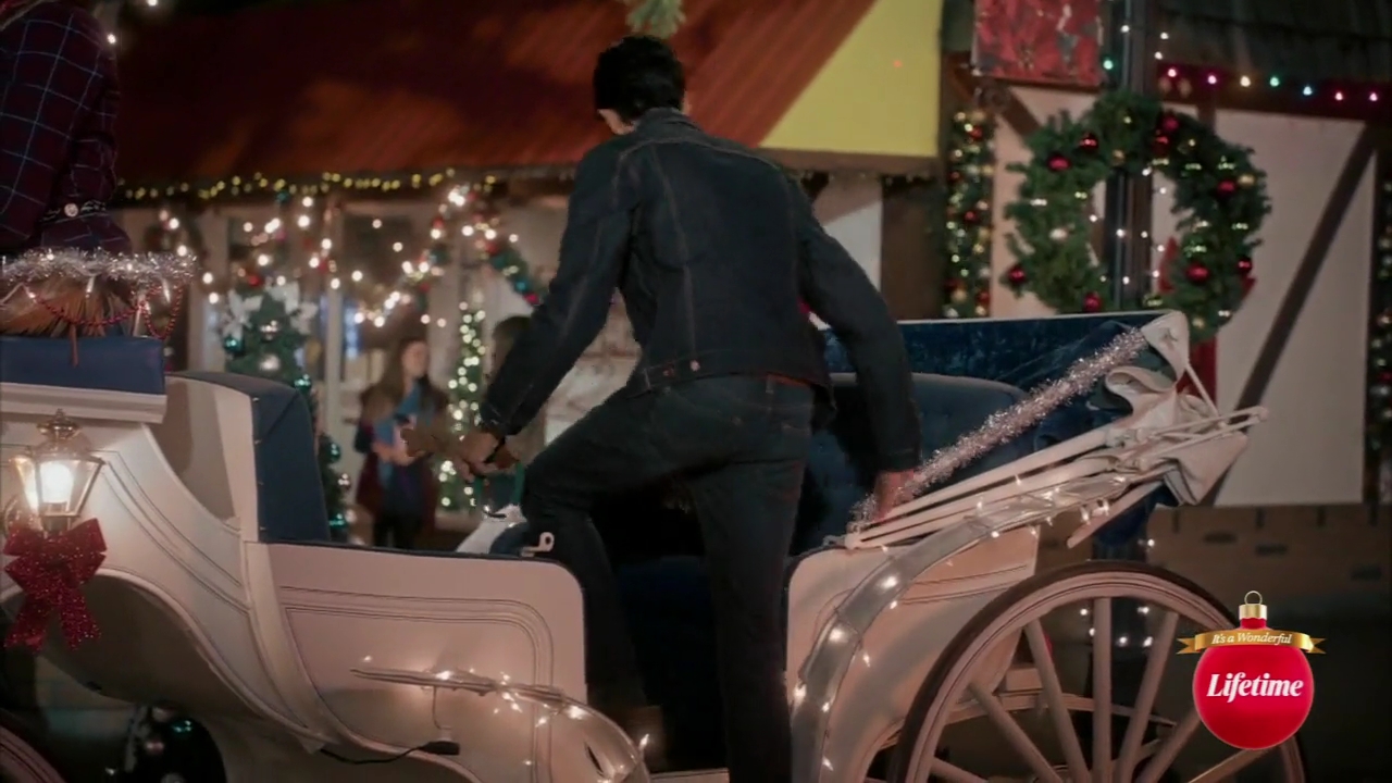 VampireDiariesWorld-dot-nl_TheChristmasYuleBlog4970.jpg